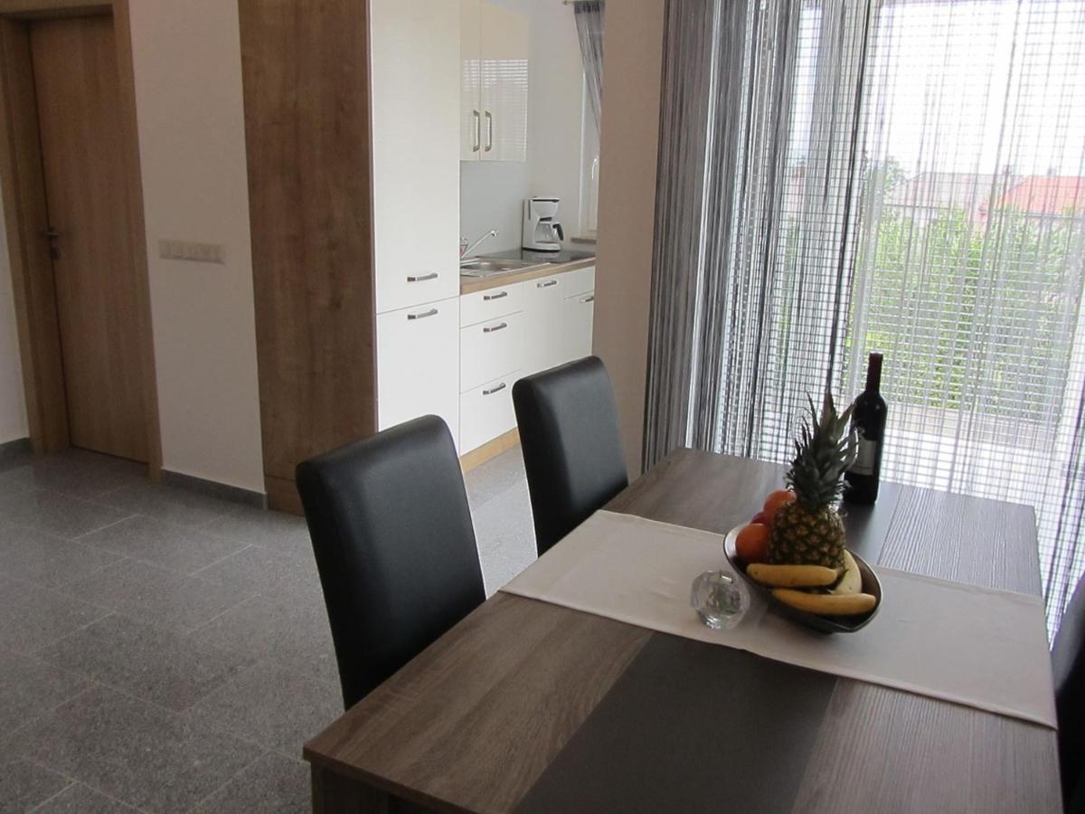 Apartment Tadic Malinska Exterior photo